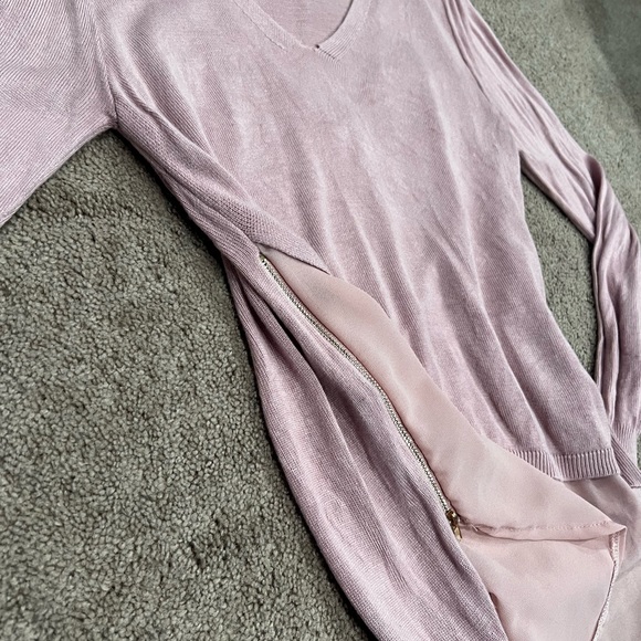 Muted Pink V-Neck Sweater - Picture 3 of 6